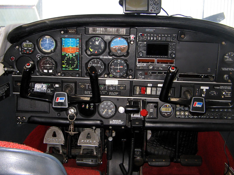 Piper 180 Cockpit